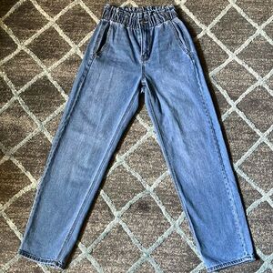 American Eagle Baggy Wide-Leg Mom Jean w/Stretchy Paperbag Waist, Size 00 Short